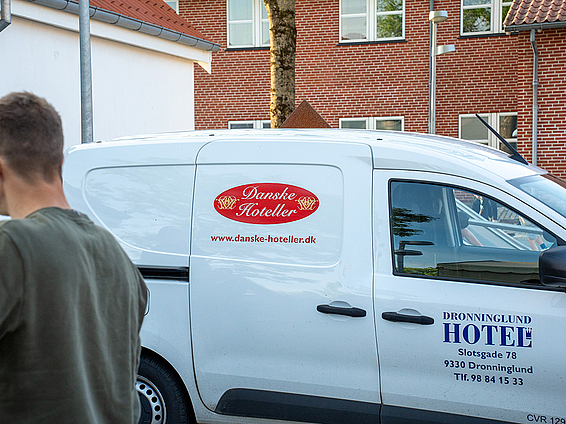 Dronninglund Hotels varebil